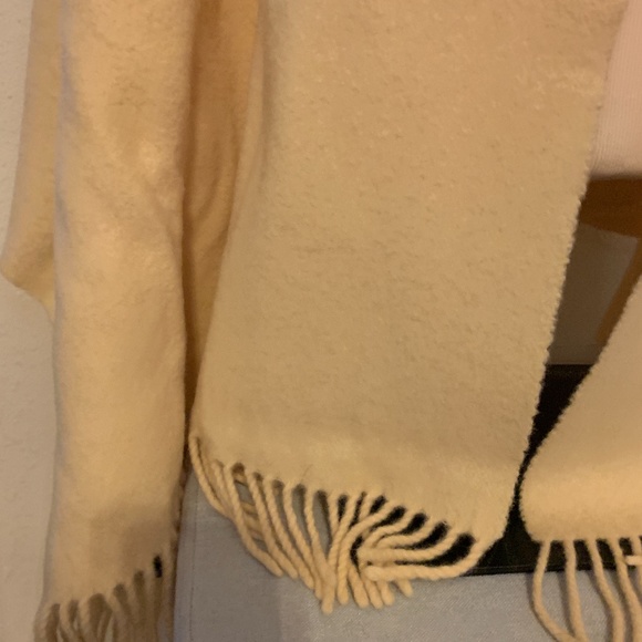 Lambswool Wrap Shawl - Picture 2 of 3